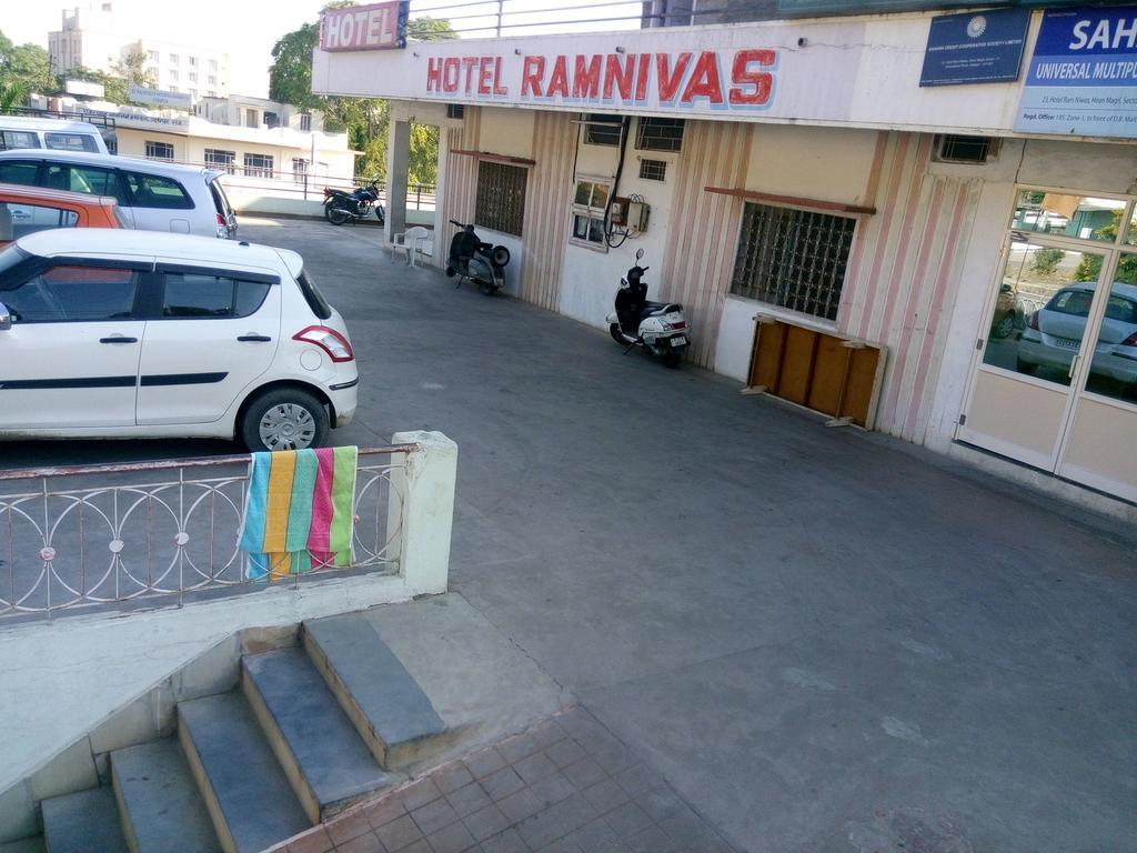Hotel Ramnivas Udaipur Esterno foto