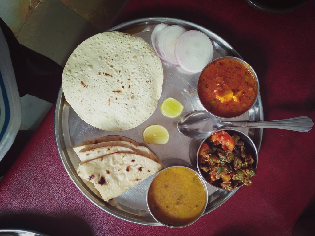 Hotel Ramnivas Udaipur Esterno foto
